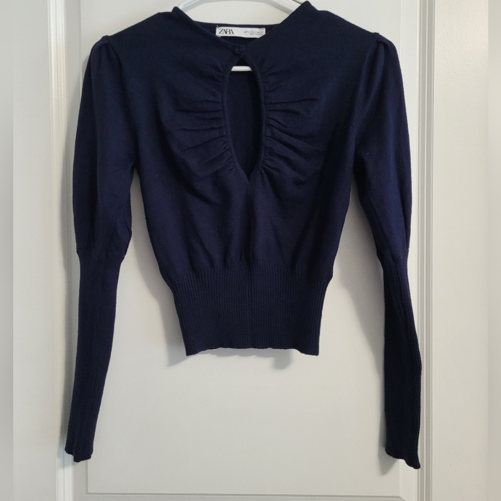 Zara Small longsleeve top with peek-a-boo hole in front in navy blue
